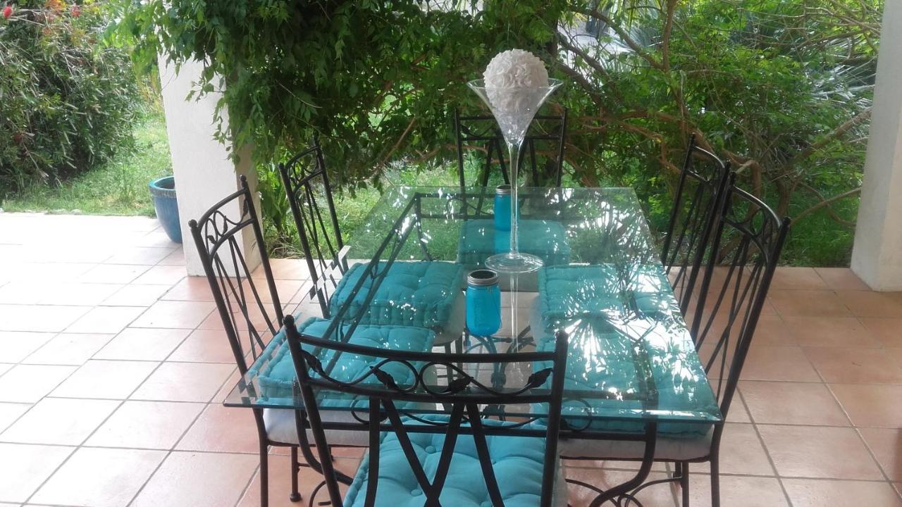 La Lavande Bleue Le Luc Bagian luar foto